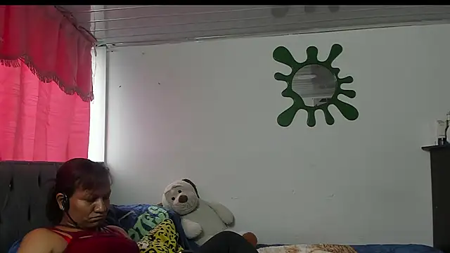 Laflaka22 online show from November 2025 07:58:01 PM