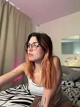 Evangeline Lawrence  online show from March 2025 01:40:02 PM