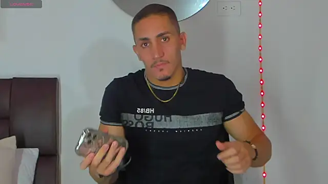 Snapshot of MikeRoss7777 chatting on September 2025 05:07:01 PM MikeRoss7777 online show from September 2025 05:07:01 PM