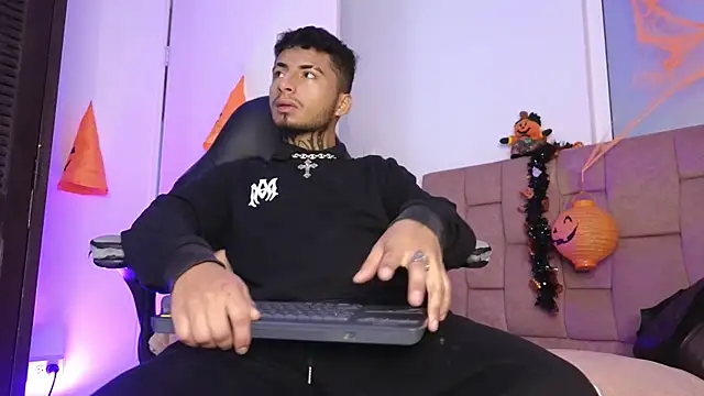 Snapshot of JuanCamiilo_66 chatting on November 2025 02:55:02 AM JuanCamiilo 66 online show from November 2025 02:55:02 AM