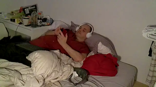 caressonnous online show from October 2025 07:12:01 PM