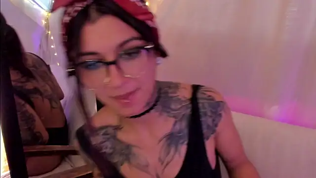 noemi foxxx online show from February 2025 04:24:02 PM