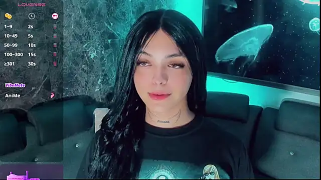 Emmaa Saenz  online show from September 2025 06:01:02 PM