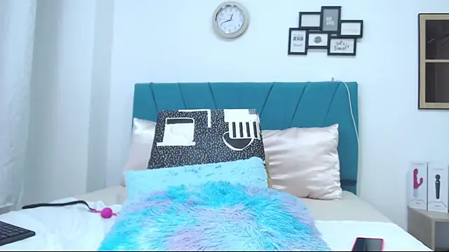 kamila lopez online show from January 2025 12:48:02 AM