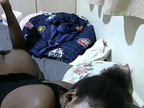 Snapshot of queen-sasha chatting on February 2025 08:50:01 PM queen-sasha online show from February 2025 08:50:01 PM