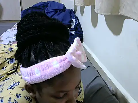 Snapshot of queen-sasha chatting on March 2025 01:17:02 AM queen-sasha online show from March 2025 01:17:02 AM