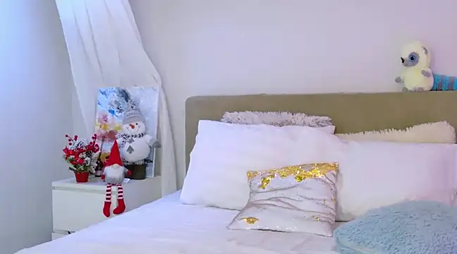 Snapshot of LuisaSin chatting on December 2024 07:20:01 AM LuisaSin online show from December 2024 07:20:01 AM