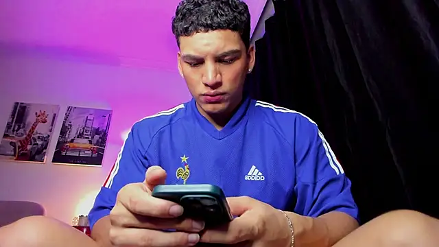 Snapshot of Curlblue chatting on December 2024 02:31:01 AM Curlblue online show from December 2024 02:31:01 AM