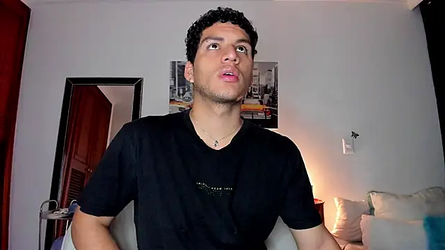 Snapshot of Curlblue chatting on January 2025 05:15:02 AM Curlblue online show from January 2025 05:15:02 AM