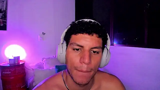 Snapshot of Curlblue chatting on January 2025 08:36:01 AM Curlblue online show from January 2025 08:36:01 AM