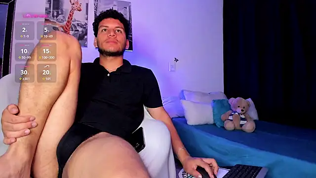 Snapshot of Curlblue chatting on February 2025 07:30:02 AM Curlblue online show from February 2025 07:30:02 AM