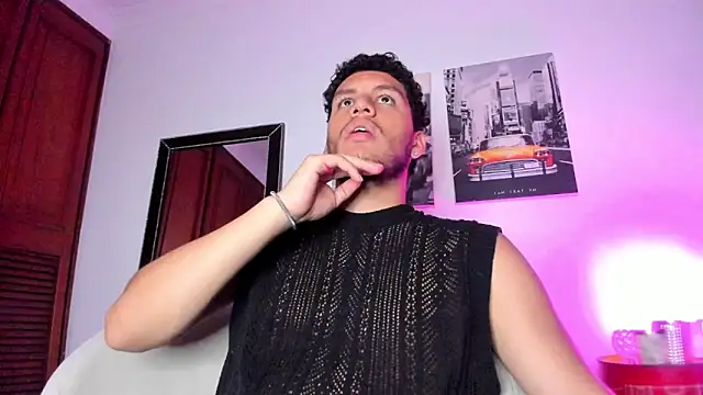 Snapshot of Curlblue chatting on February 2025 01:44:01 AM Curlblue online show from February 2025 01:44:01 AM