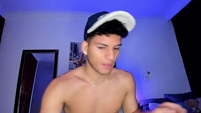 Snapshot of Curlblue chatting on February 2025 08:18:01 AM Curlblue online show from February 2025 08:18:01 AM