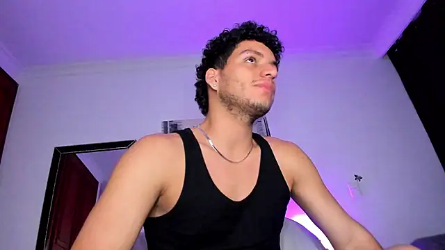 Snapshot of Curlblue chatting on March 2025 06:43:01 AM Curlblue online show from March 2025 06:43:01 AM