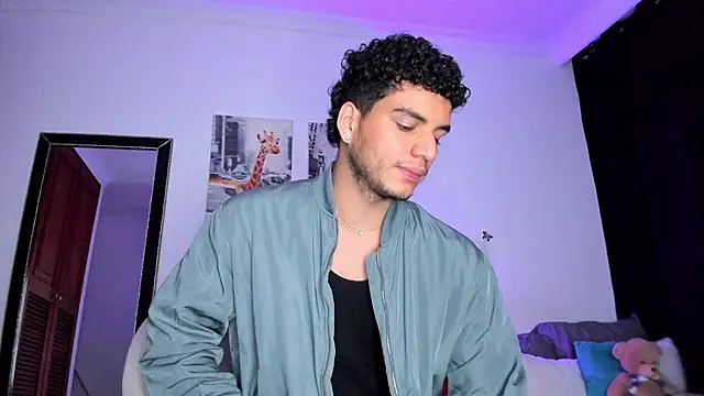 Snapshot of Curlblue chatting on March 2025 04:49:02 AM Curlblue online show from March 2025 04:49:02 AM