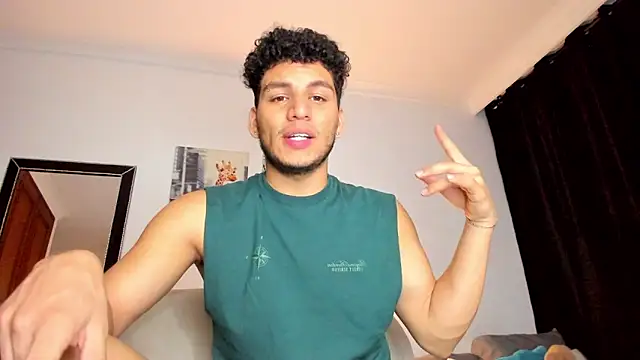 Snapshot of Curlblue chatting on March 2025 03:05:02 AM Curlblue online show from March 2025 03:05:02 AM