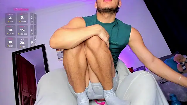 Snapshot of Curlblue chatting on March 2025 06:10:02 AM Curlblue online show from March 2025 06:10:02 AM