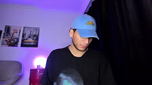 Snapshot of Curlblue chatting on March 2025 11:23:01 AM Curlblue online show from March 2025 11:23:01 AM