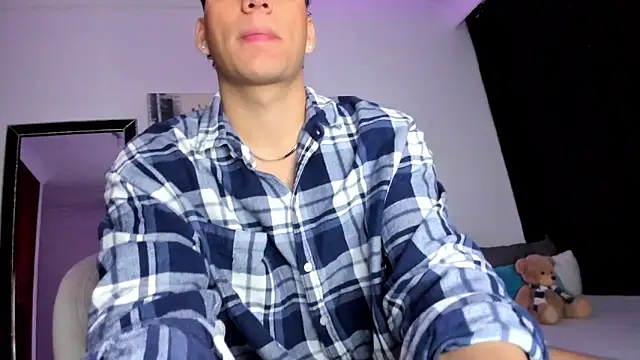 Snapshot of Curlblue chatting on March 2025 07:15:01 AM Curlblue online show from March 2025 07:15:01 AM