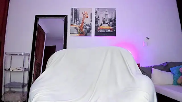 Snapshot of Curlblue chatting on March 2025 01:10:02 AM Curlblue online show from March 2025 01:10:02 AM