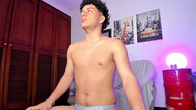 Snapshot of Curlblue chatting on March 2025 04:15:02 AM Curlblue online show from March 2025 04:15:02 AM