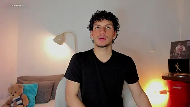 Snapshot of Curlblue chatting on September 2025 02:33:02 AM Curlblue online show from September 2025 02:33:02 AM