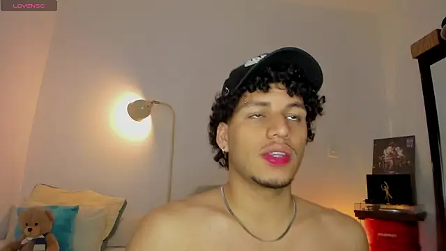 Snapshot of Curlblue chatting on September 2025 10:05:01 AM Curlblue online show from September 2025 10:05:01 AM