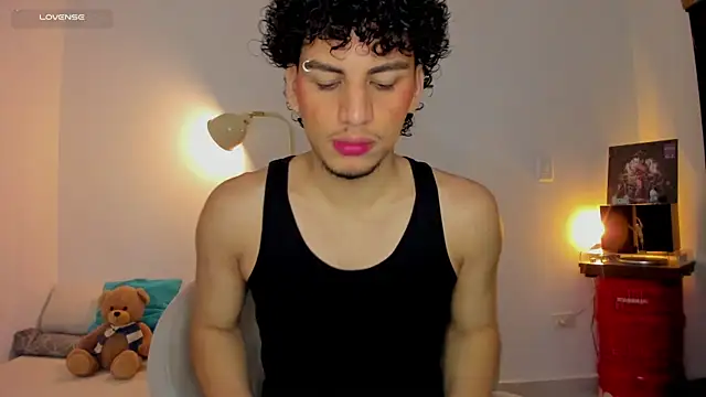 Snapshot of Curlblue chatting on September 2025 04:06:01 AM Curlblue online show from September 2025 04:06:01 AM