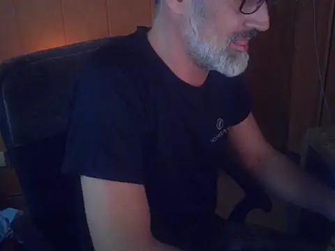 Snapshot of Lia_Y_PatrickX chatting on October 2025 11:26:02 PM Lia Y PatrickX online show from October 2025 11:26:02 PM