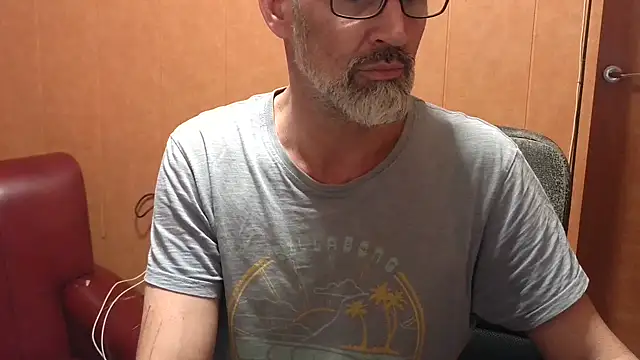 Snapshot of Lia_Y_PatrickX chatting on October 2025 02:41:02 AM Lia Y PatrickX online show from October 2025 02:41:02 AM