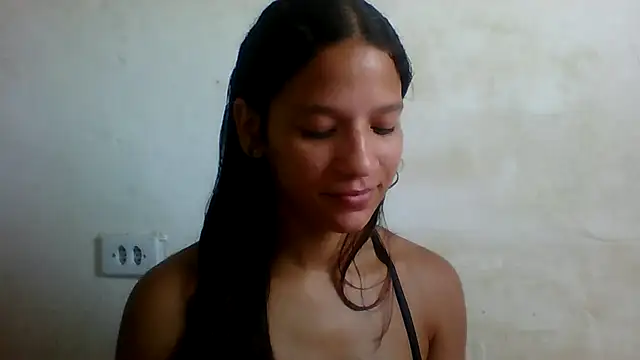 Snapshot of By_Aninha chatting on February 2025 03:38:01 PM By Aninha online show from February 2025 03:38:01 PM