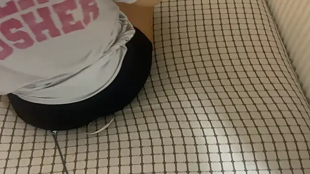 Snapshot of Ceyceys chatting on October 2025 09:18:02 AM Ceyceys online show from October 2025 09:18:02 AM