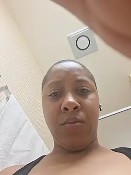 Snapshot of Daszler chatting on November 2025 07:51:01 AM Daszler online show from November 2025 07:51:01 AM