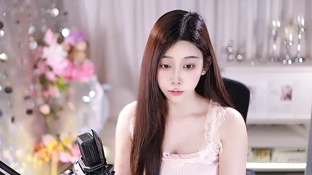 Snapshot of SleepArtist chatting on October 2025 11:22:02 AM SleepArtist online show from October 2025 11:22:02 AM