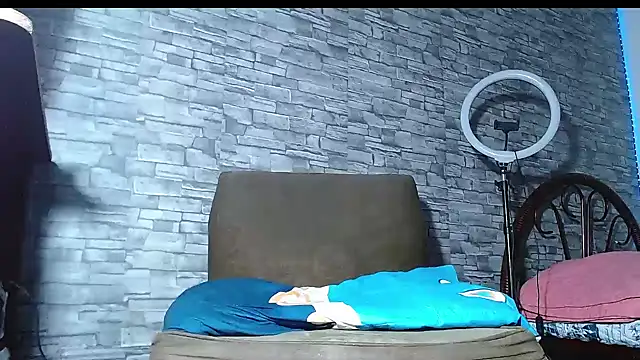 Snapshot of bulguehot chatting on January 2025 03:00:02 AM bulguehot online show from January 2025 03:00:02 AM