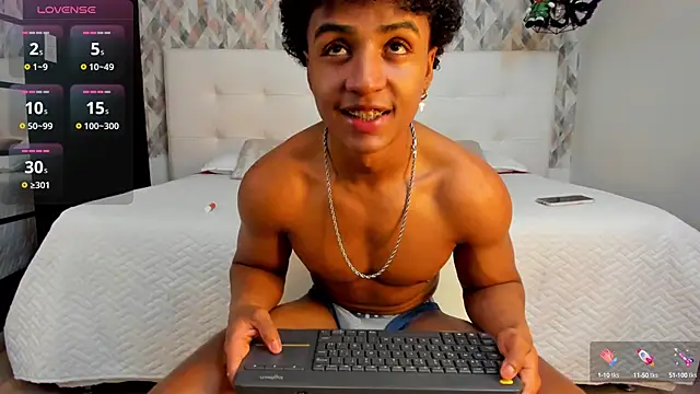 MagnusKing  online show from February 2025 07:55:01 PM