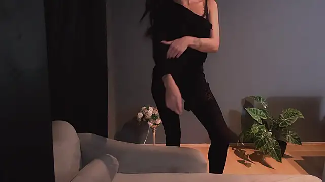 Snapshot of Saintrebella chatting on October 2025 11:33:02 AM Saintrebella online show from October 2025 11:33:02 AM