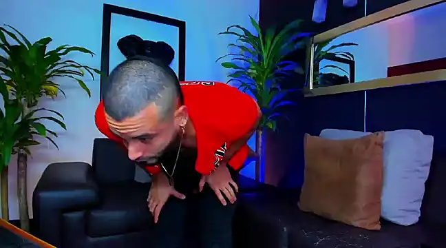 Marcelo j1 online show from December 2024 03:32:02 PM