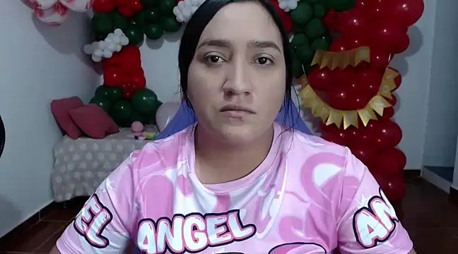 Snapshot of Saracutee1 chatting on December 2024 03:53:02 PM Saracutee1 online show from December 2024 03:53:02 PM