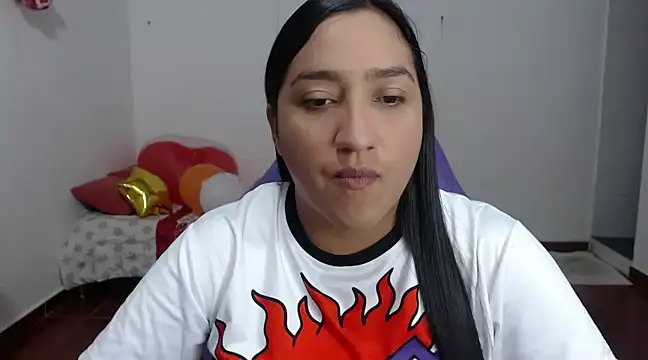 Snapshot of Saracutee1 chatting on December 2024 04:08:02 PM Saracutee1 online show from December 2024 04:08:02 PM