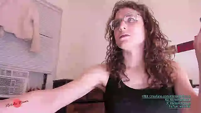 Snapshot of klintellemoore chatting on March 2025 04:28:01 AM klintellemoore online show from March 2025 04:28:01 AM
