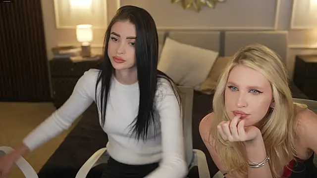 Tina Breeze online show from October 2025 10:37:01 AM