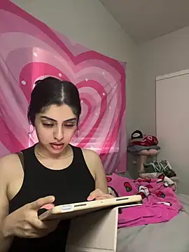 Snapshot of ThickerThanYoBitch chatting on January 2025 03:38:01 PM ThickerThanYoBitch online show from January 2025 03:38:01 PM