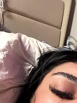 Snapshot of ThickerThanYoBitch chatting on October 2025 04:51:01 PM ThickerThanYoBitch online show from October 2025 04:51:01 PM