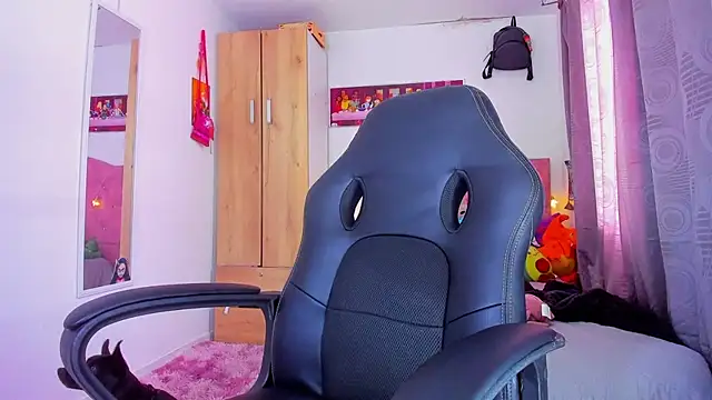 Snapshot of saralolo420 chatting on December 2024 08:26:02 PM saralolo420 online show from December 2024 08:26:02 PM