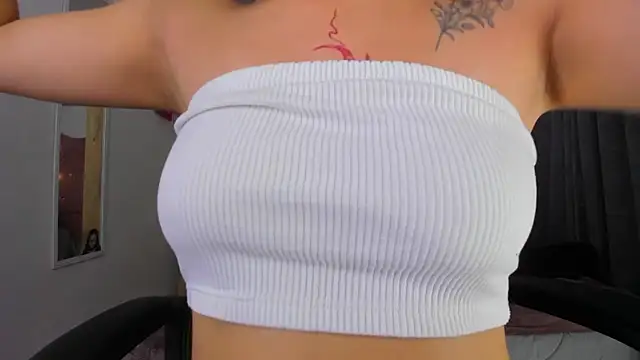 Snapshot of saralolo420 chatting on December 2024 11:07:02 PM saralolo420 online show from December 2024 11:07:02 PM