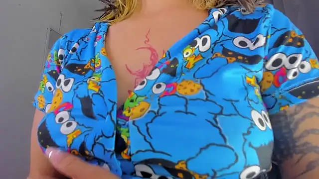 Snapshot of saralolo420 chatting on January 2025 01:02:01 AM saralolo420 online show from January 2025 01:02:01 AM