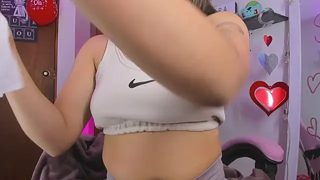 Snapshot of saralolo420 chatting on February 2025 01:51:01 AM saralolo420 online show from February 2025 01:51:01 AM