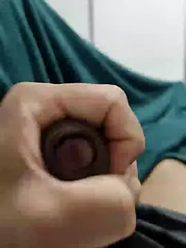 Montuni6 online show from March 2025 12:03:01 PM