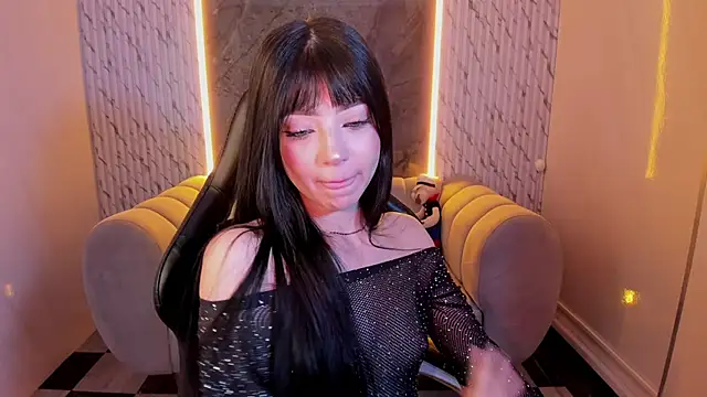  mia collins b  online show from October 2025 12:50:02 PM